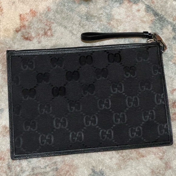 GUCCI OFF THE GRID CLUTCH NWT Full Set - Picture 4 of 14